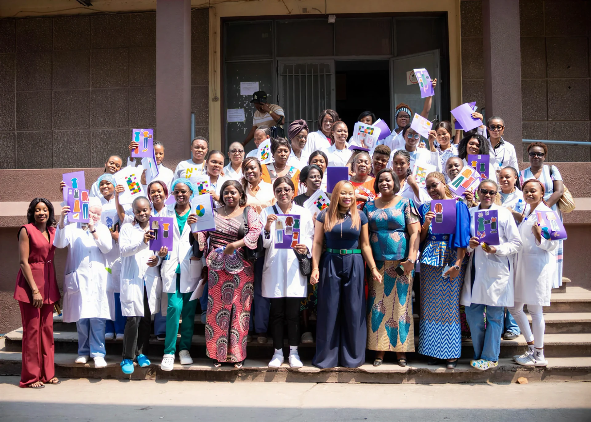 Groupe de participantes formées par Fly Institut